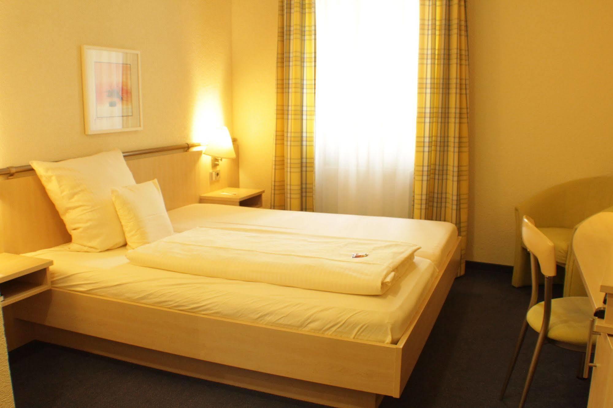 Living & Serviced Apartments By Blauer Wolf Gunzenhausen Exteriör bild